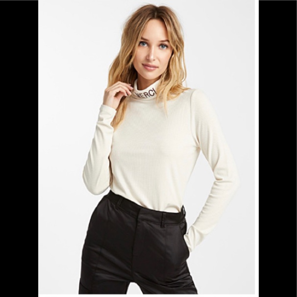 Long sleeve cream turtleneck ribbed top